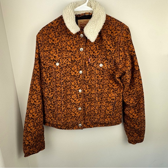 Levi’s Cheetah Print Ladies Jean Jacket- size small - Like New - Picture 1 of 15
